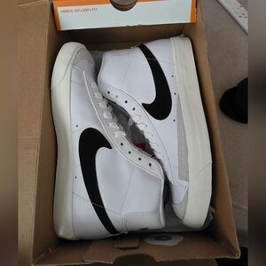 Nike Blazer Mid ’77 Vintage Size 9 Womens/7.5 Mens